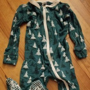 Like new KickKee Pants Zipped Footie 12-18 month